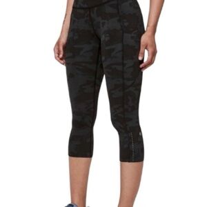 Lululemon Fast and Free size 8, 19” Camo Leggings
